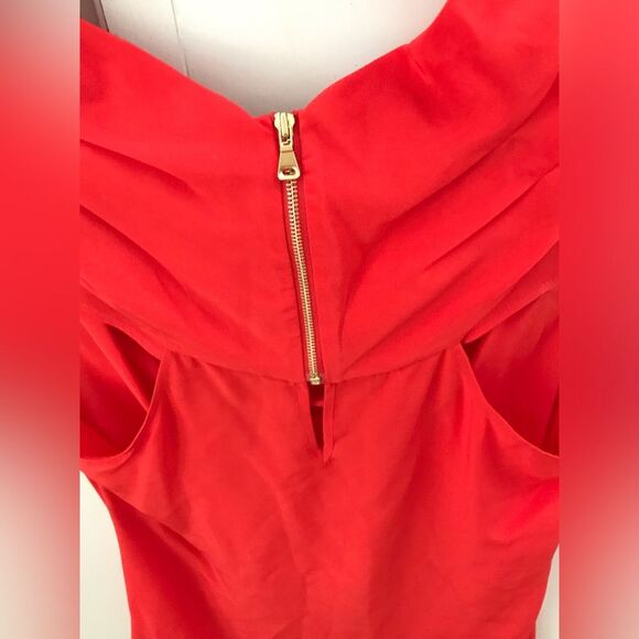 Trina Turk Red Drape Neck 100% Silk Sleeveless Top Gold Zipper Size S - Picture 3 of 4